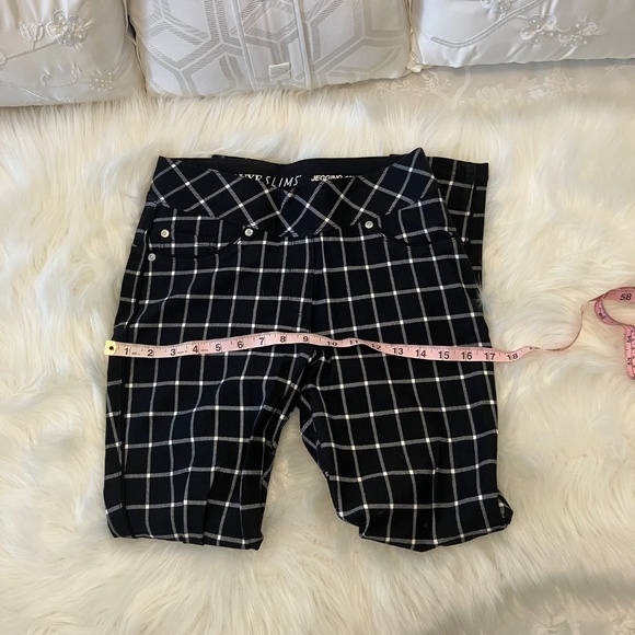 NWOT Black & White Nygard Luxe Slims Jegging Jean - Picture 10 of 11